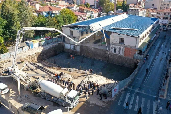 Uşak Belediyesi’nin eski hizmet binası yeni yüzüne kavuşuyor
