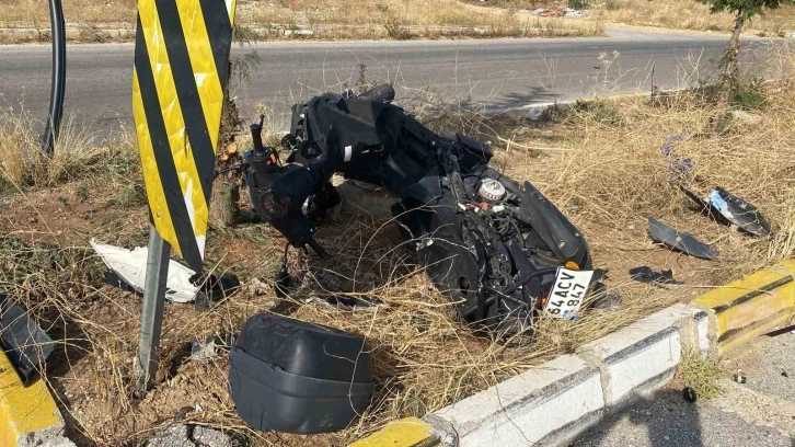 Uşak’ta motosiklet ile otomobil çarpıştı: 2 ağır yaralı
