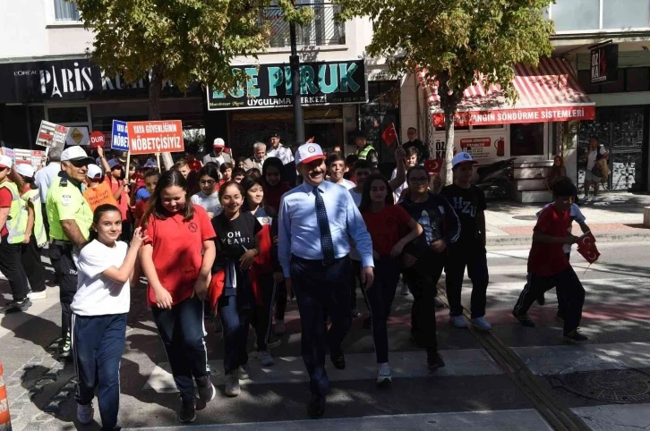 Uşak’ta  “Önce Yaya Uygulaması” farkındalık etkinliği düzenlendi
