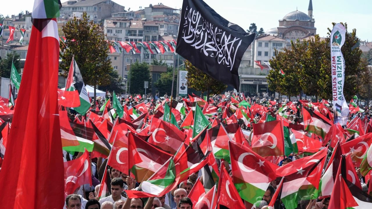 Üsküdar Meydanı'nda Gazze mitingi! Binlerce kişi soykırıma karşı toplandı