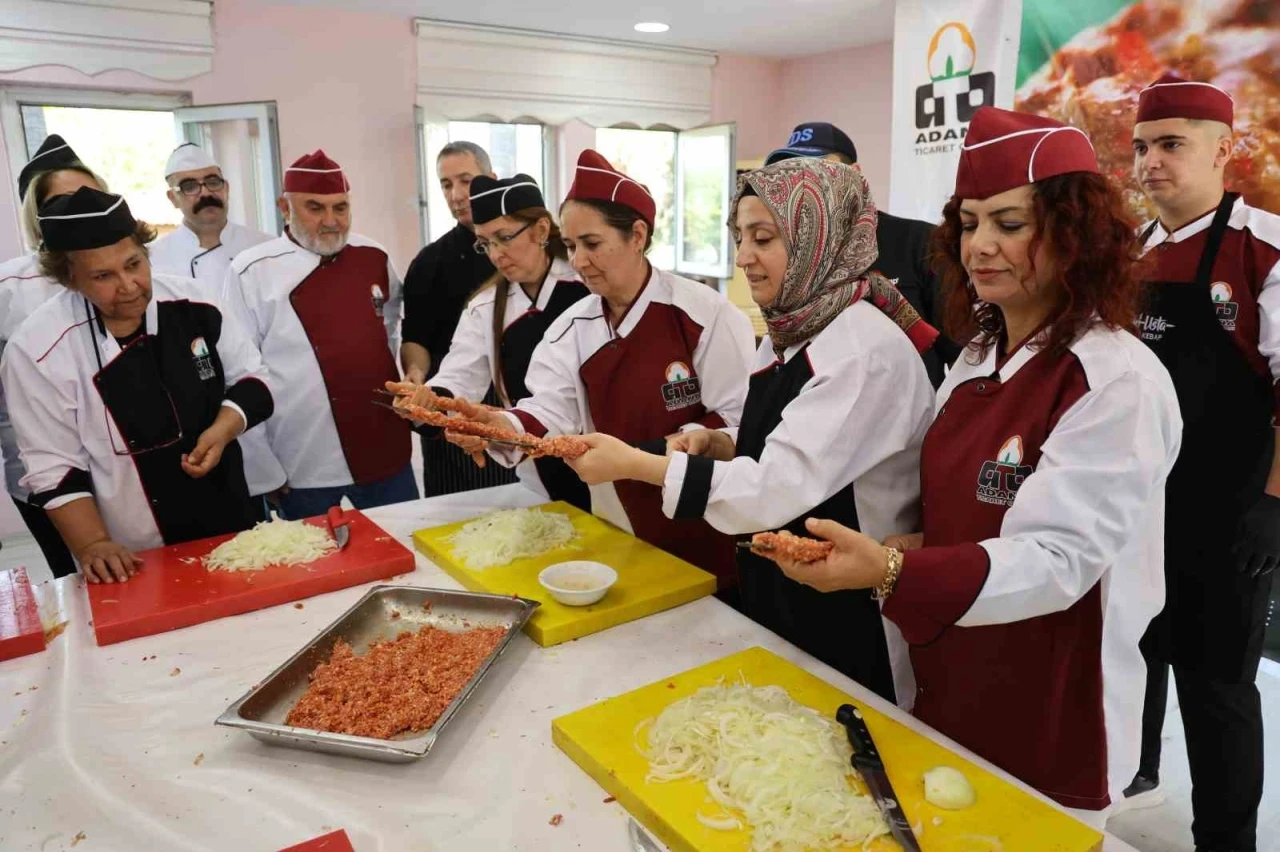 Ustalarından kebap yapımını öğrendiler
