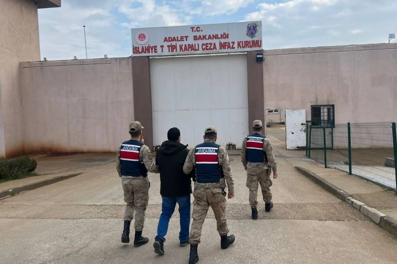 Uyuşturucu madde imal ve ticareti yapan şahsı jandarma yakaladı