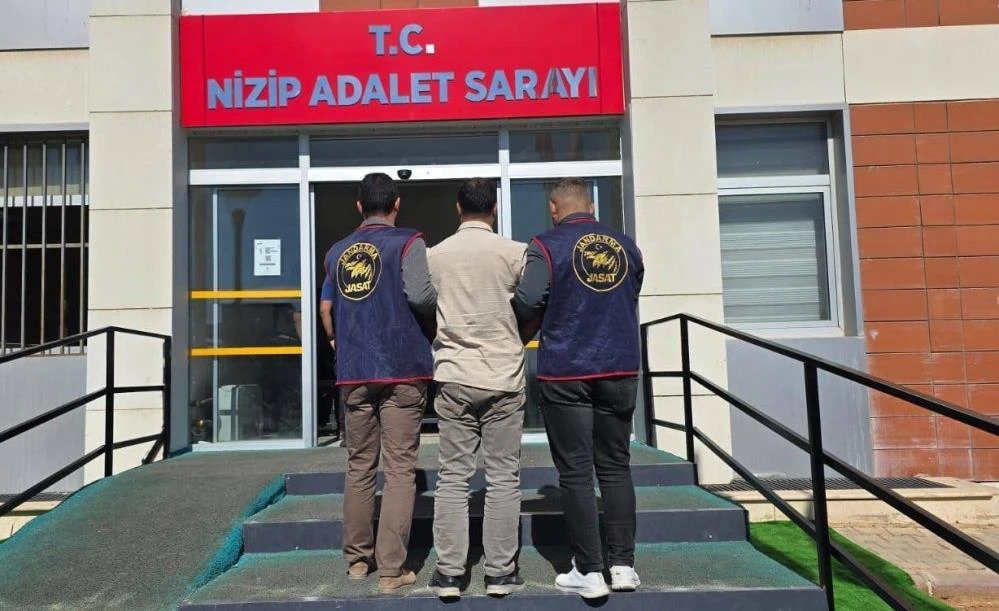 Uyuşturucu ticaretinden aranan şahsı JASAT yakaladı