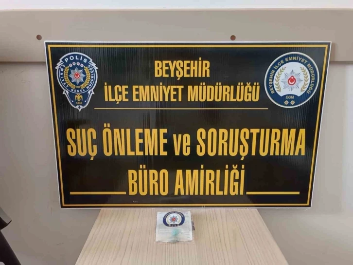 Uyuşturucuyla polise yakalandı
