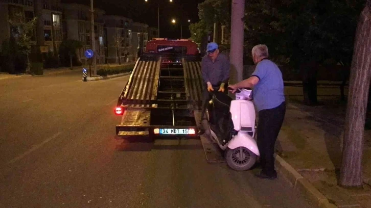 Uzunköprü’de elektrik direğine çarpan motosikletin sürücüsü yaralandı
