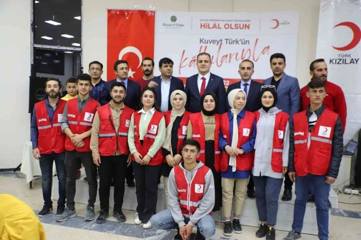 Vali Akbıyık, Kızılay’ın iftar yemeğine katıldı
