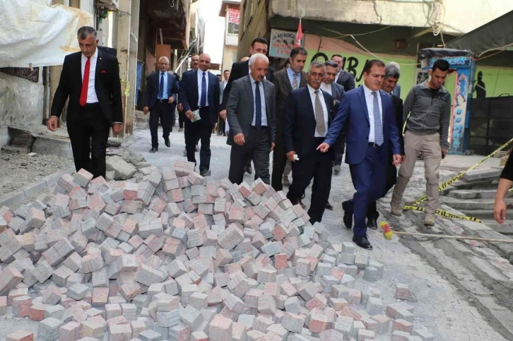 Vali Akbıyık, yeni halk pazarını denetledi
