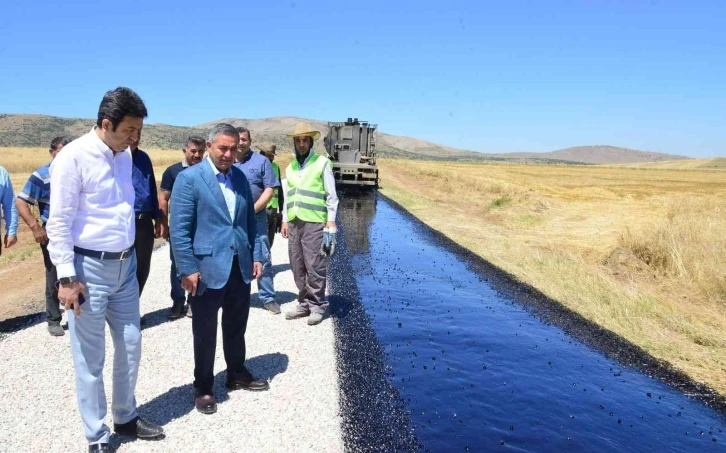 Vali Buhara Yol Yapım Çalışmalarını İnceledi
