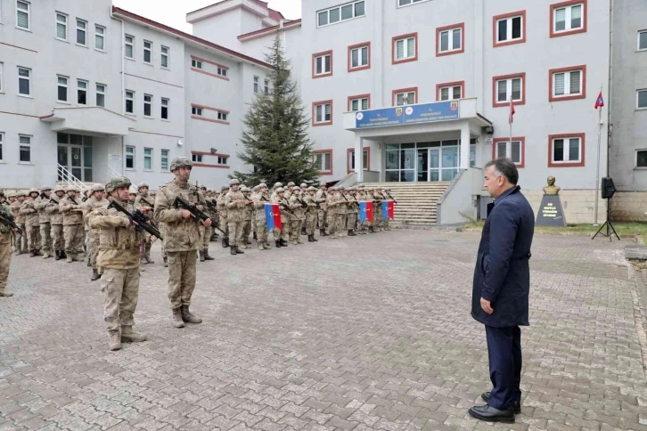 Vali Çağatay, JÖH ve komandolarla buluştu
