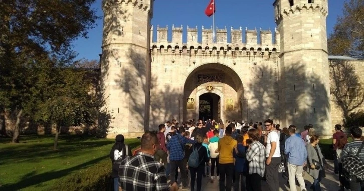 Vali Çelik, ÇEKOM’daki çocukların İstanbul hayalini gerçekleştirdi
