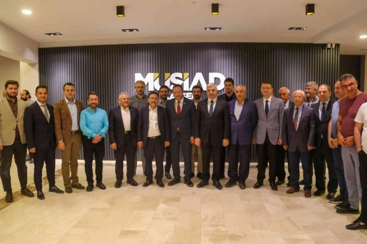 Vali Çiçek, MÜSİAD Kayseri Şubesi’nin Genişletilmiş İstişare Toplantısına katıldı
