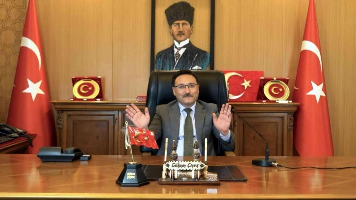 Vali Çiçek: "Tatilinizi en iyi şekilde geçirmenizi diliyorum"
