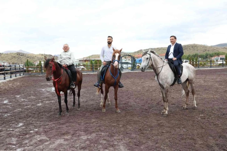 Vali Çiçek ve Başkan Büyükkılıç’ın turizm rotası bu kez Hürmetçi oldu
