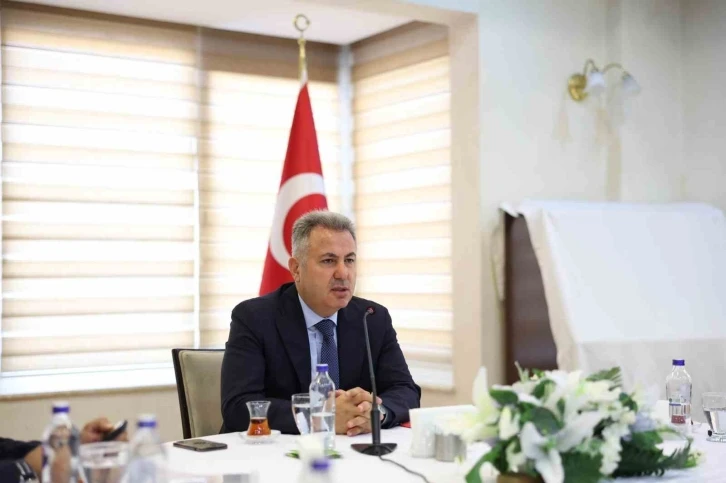 Vali Elban: "Eğitim birinci önceliğimiz"

