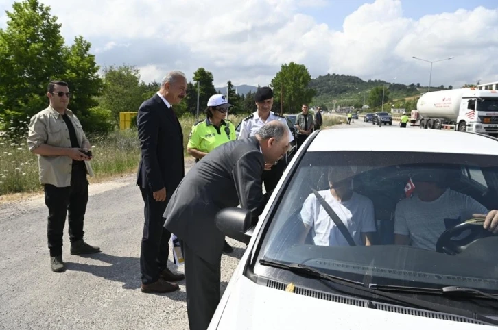 Vali Erol bayram denetimlerine katıldı
