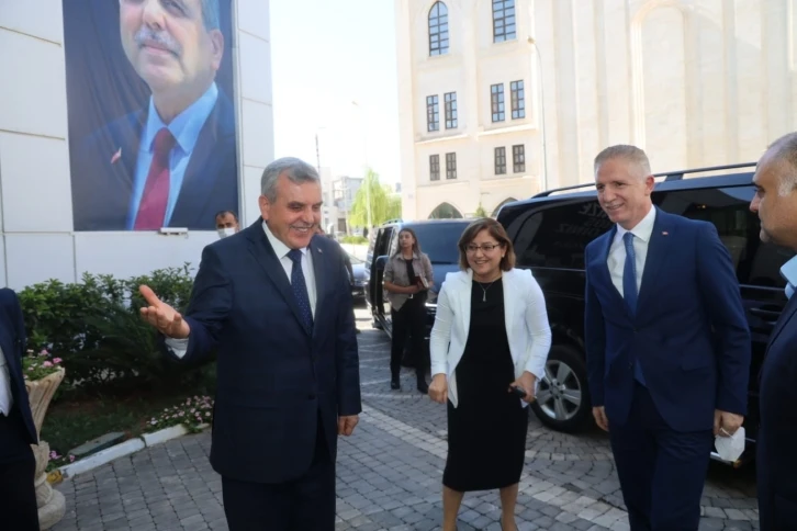 Vali Gül ve Fatma Şahin’in Şanlıurfa ziyareti
