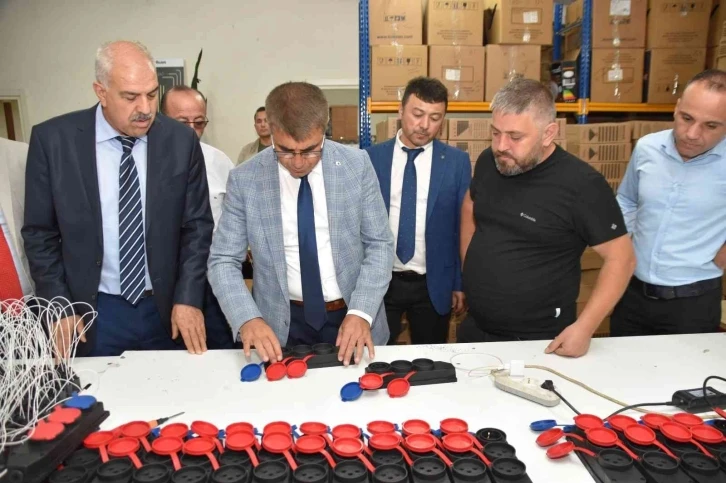 Vali Gürel Öğlebeli Sanayi Sitesi’ndeki esnaflarla bir araya geldi
