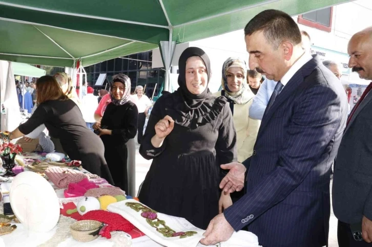 Vali Hacıbektaşoğlu ’Hayat Boyu Öğrenme Haftası’ etkinliklerinde
