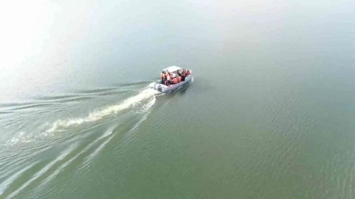 Vali Karadeniz, Demirköprü Barajı’ndaki denetim ve seyir faaliyetine katıldı
