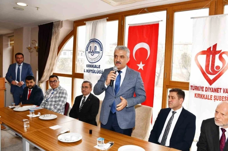 Vali Makas: "Ülkemizi, ’Türkiye Yüzyılı’na hazırlamakla mükellefiz"
