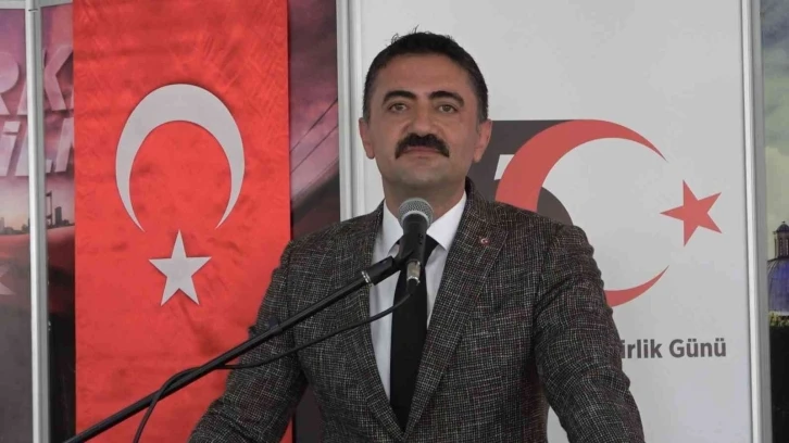 Vali Tekbıyıkoğlu: "Milletin istiklalini yine milletin azim ve kararı kurtarmıştır"
