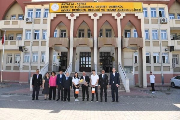 Vali Yazıcı'nın 65'nci AHENK ziyareti meslek lisesine