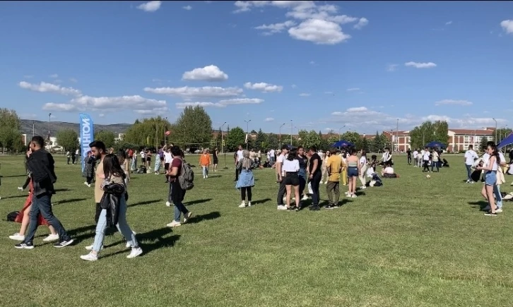 Valilik etkinlikleri yasakladı, ESTÜ festivali iptal etmedi
