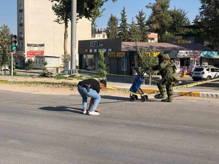 Valilik karşısında şüpheli paket paniği