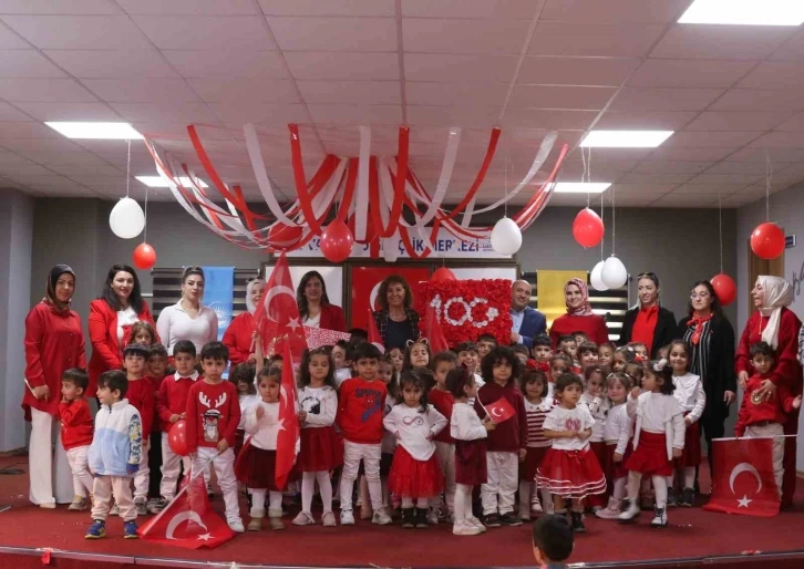 Van Büyükşehir Belediyesi minikler için 100. yıl etkinliği düzenledi
