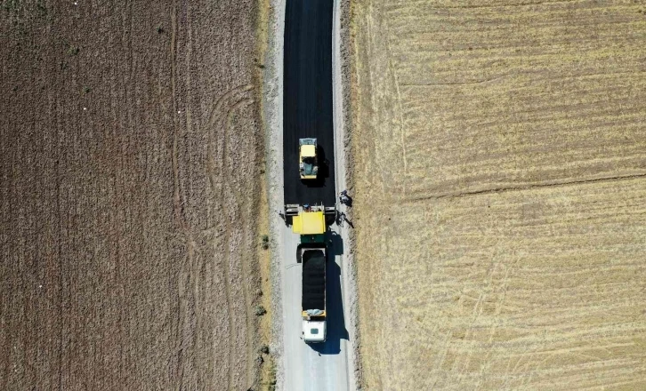 Van Büyükşehir Belediyesinden yol asfaltlama çalışması
