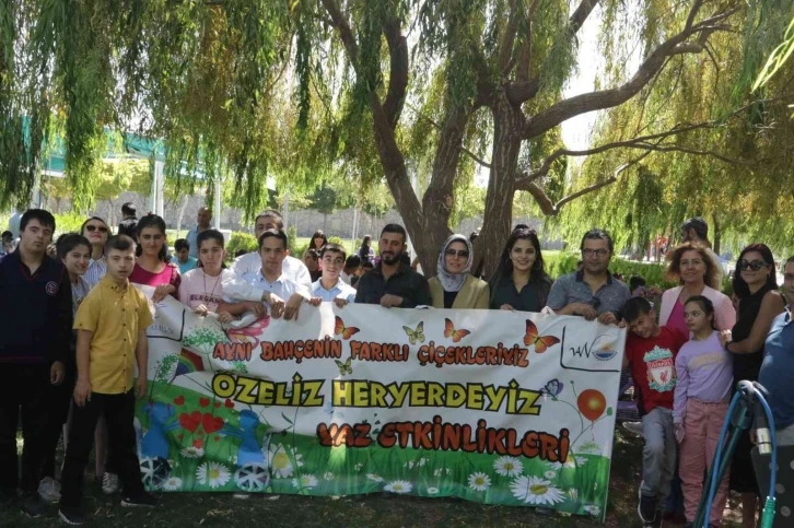 Van Büyükşehir Belediyesinin ‘Özeliz Her Yerdeyiz’ etkinlikleri tamamlandı
