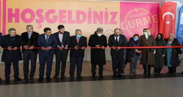 Van Büyükşehir Belediyesinin standına yoğun ilgi