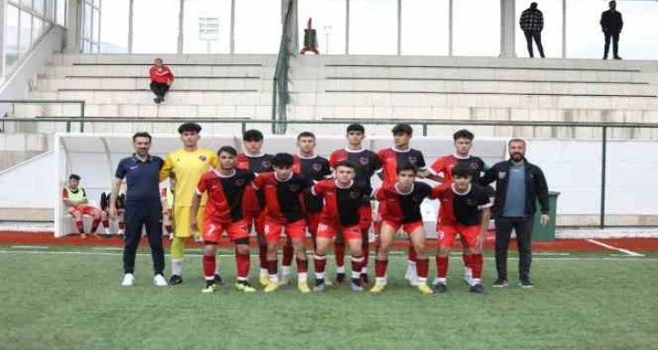 Van Büyükşehir Belediyespor U-16 Takımı Türkiye şampiyonasında son dörde kaldı