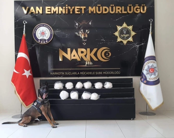 Van’da 10 kilo 460 gram metamfetamin ele geçirildi
