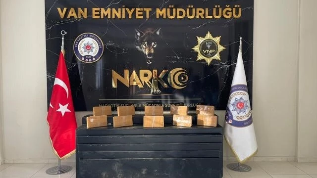 Van’da 11 kilo 500 gram metamfetamin ele geçirildi
