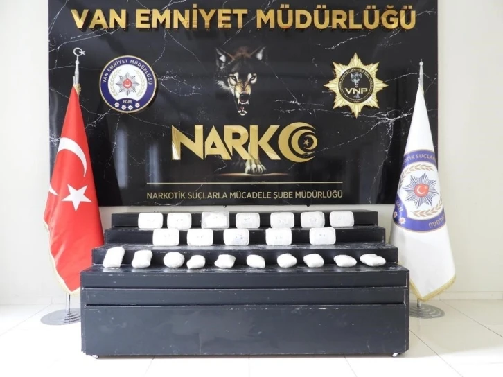 Van’da 12 kilogram metamfetamin ele geçirildi
