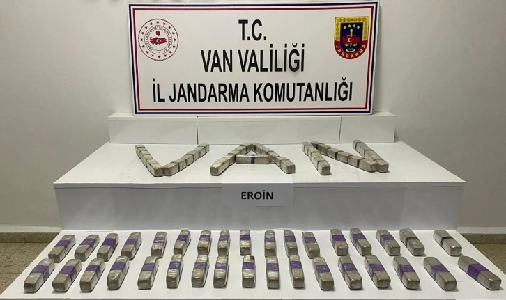 Van’da 14 kilo eroin ve 59 bin adet sentetik hap ele geçirildi
