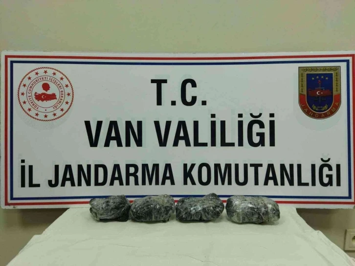 Van’da 2 kilo 110 gram metamfetamin ele geçirildi
