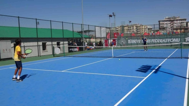 Van’da ’Akdamar Cup Uluslararası Tenis Turnuvası’ başladı

