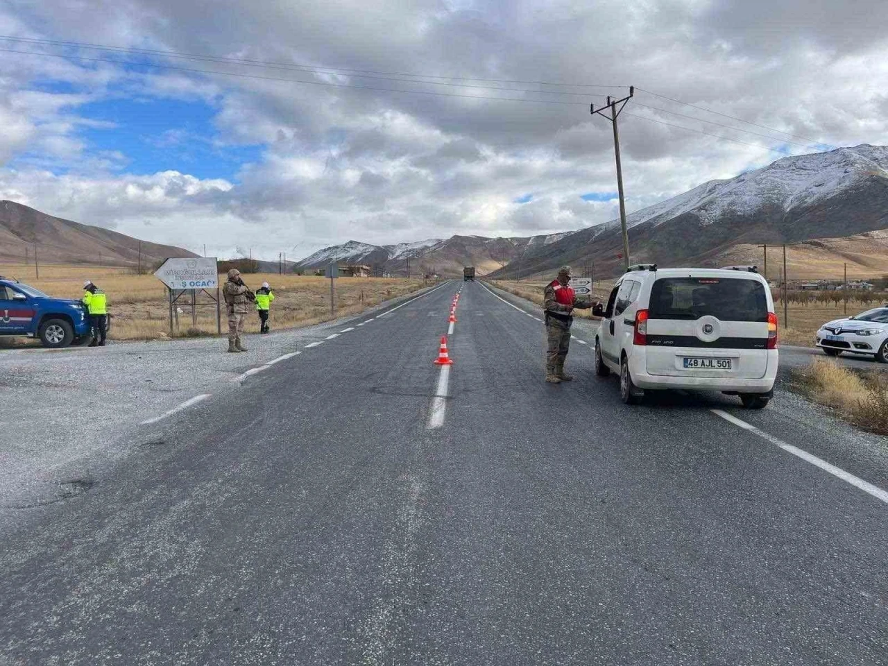 Van’da çeşitli suçlardan 14 kişi tutuklandı
