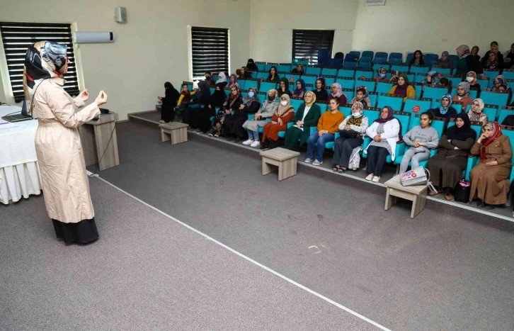 Van’da ‘Gönülden Gönüle Dost Sohbetleri’ sürüyor
