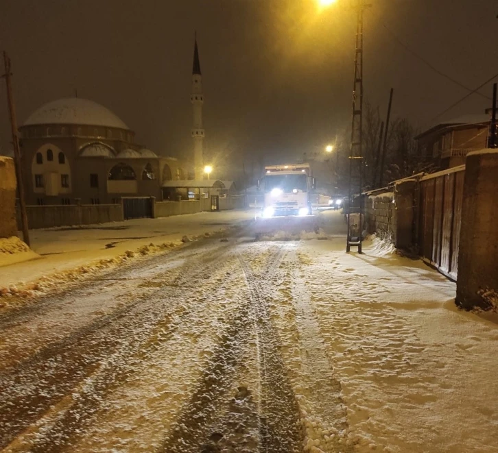 Van’da karla mücadele başladı
