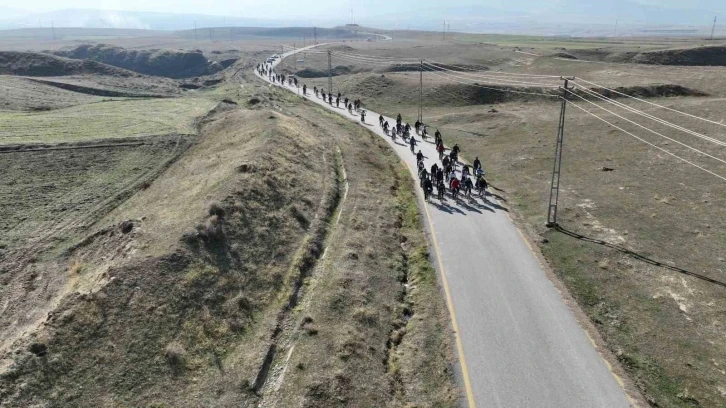 Van’da "PedalVan" projesiyle sağlıklı yaşam bisiklet turu düzenlendi
