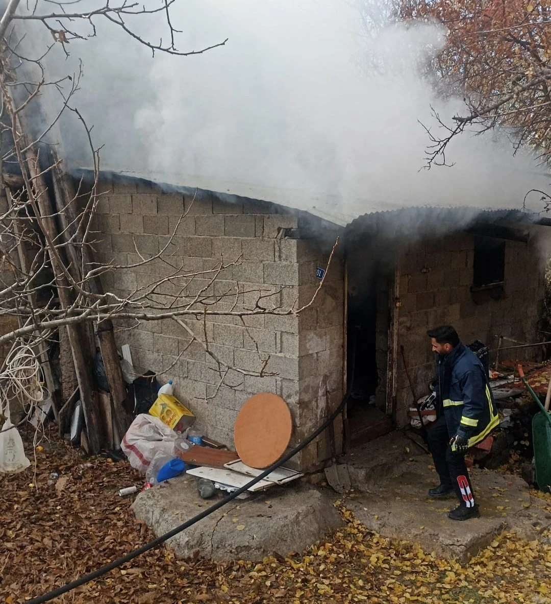 Van’da tandır evi yangını
