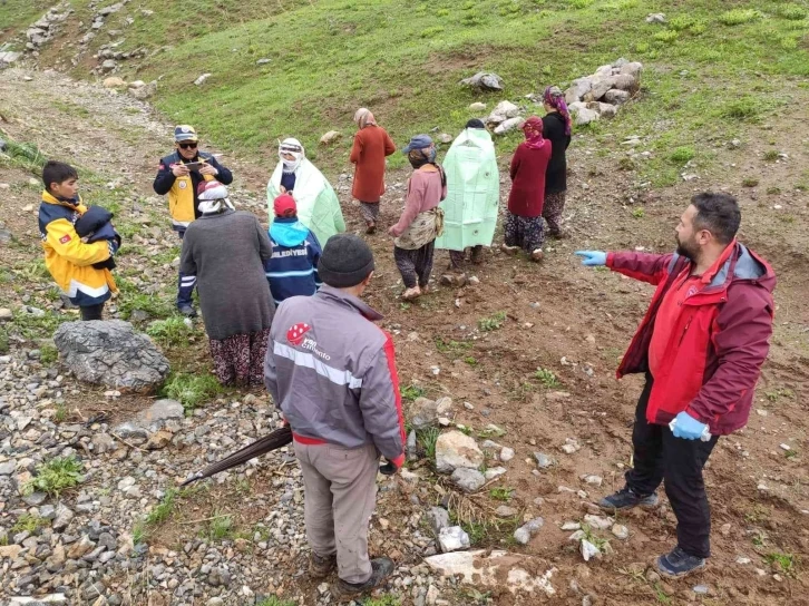 Van’da yaylada mahsur kalan vatandaşlar kurtardı
