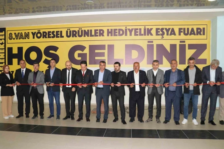 Van’da ‘Yöresel Ürünler ve Hediyelik Eşya Fuarı’ kapılarını ziyaretçilere açtı
