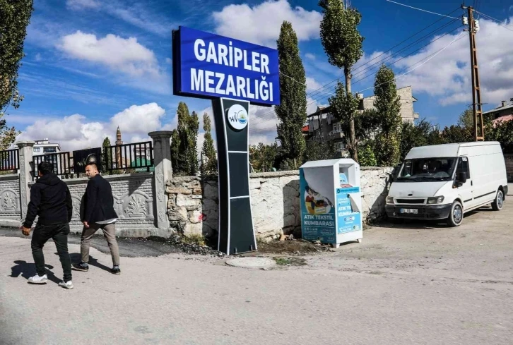 Van’daki mezarlıkların isim tabelası yenilendi
