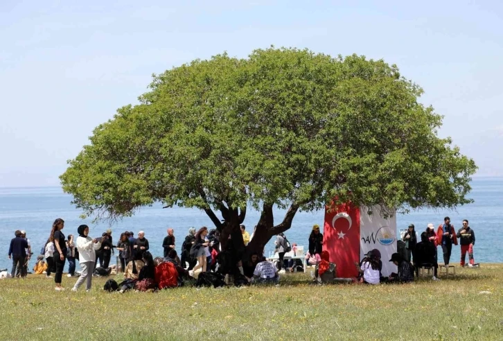 Van’ın muhteşem koylarına doğa yürüyüşü
