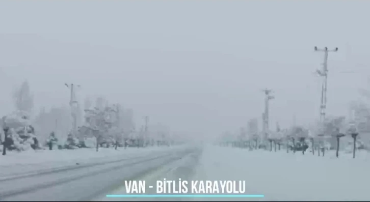 Van polisi yol durumunu çektiği video ile sürücüleri bilgilendirdi
