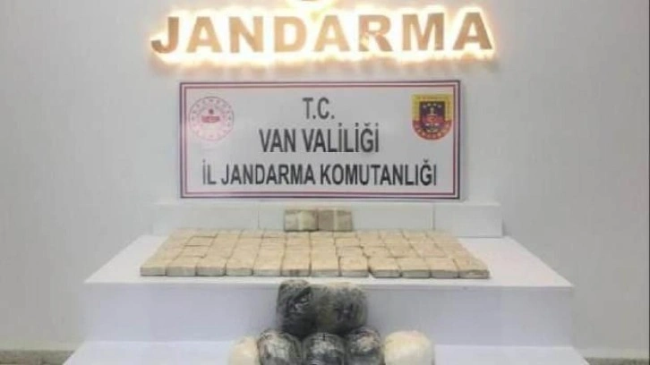 Van'da 25 kilo eroin ve 6 kilo metamfetamine 2 gözaltı